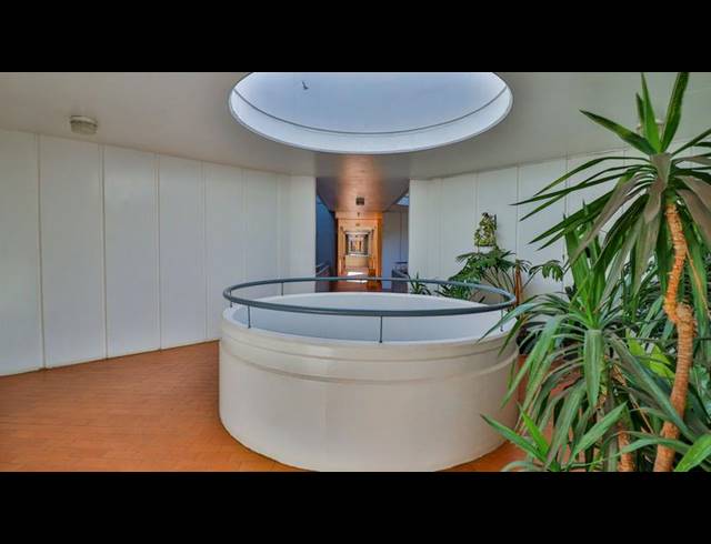 2 BEDROOM APARTMENT FOR SALE IN PRIMROSE HILL